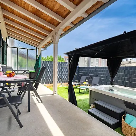 بيت للعطل House Cute House With Jacuzzi