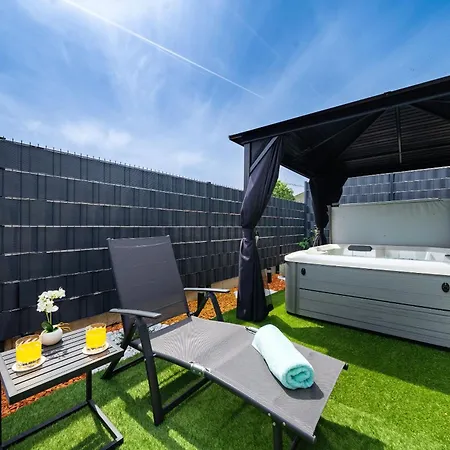 بيت للعطل House Cute House With Jacuzzi *