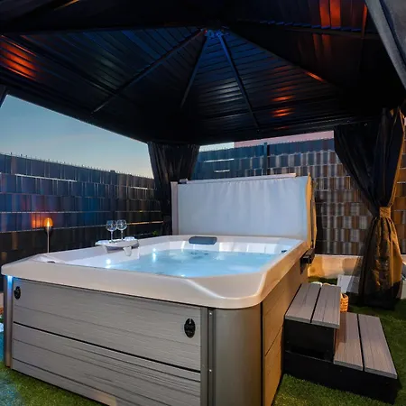 House Cute House With Jacuzzi * دوغي رات